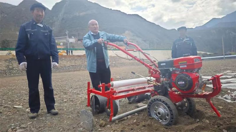 太阳能灌溉设备定制方案：因地制宜，节水增效**